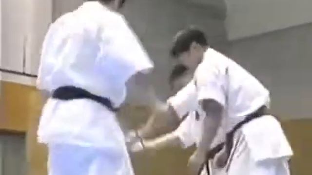 Тамешивари  Каратэ Киокушинкай