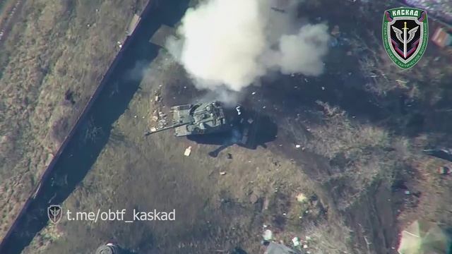 Попадание БПЛА "Ланцет" по польской 155-мм САУ "Краб" в районе Богоявленки. смотреть онлайн