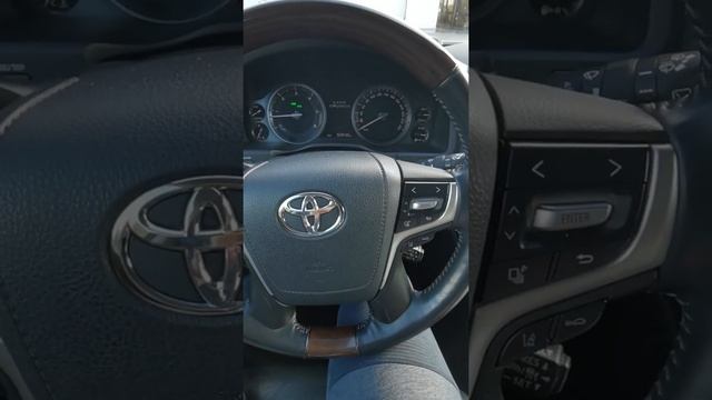 Toyota Land Cruiser 200. Trade in приёмка авто. запуск двигателя, приборная панель, салон