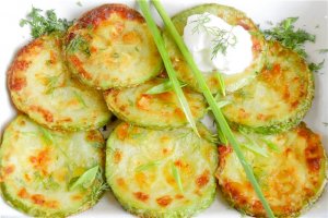 Жареные кабачки с чесночным соусом. Самые быстрые и вкусные кабачки рецепт. Кабачки на сковороде!