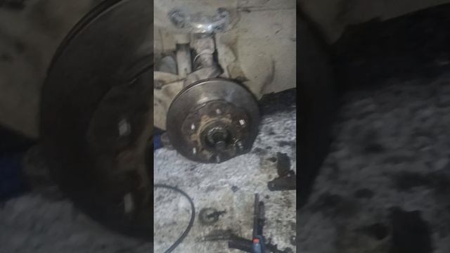 как доехать, при такой поломке. Ниссан террано. Мазда бонго брауни. лайфак смотреть онлайн