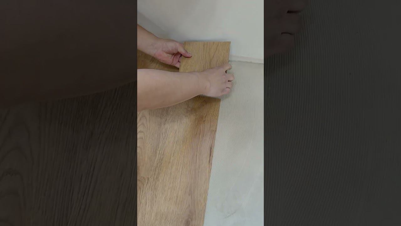 Укладка клеевого кварц-винила #кварцвинил #ламинат #ламинаткраснодар #укладкакварцвинила