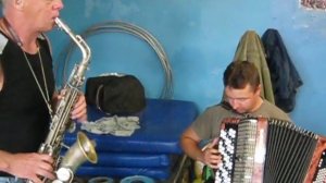 Физрук играет на саксофоне-"Московские окна" #Физрук #Saxophone #Cаксофон #Accordion #Баян #Дуэт