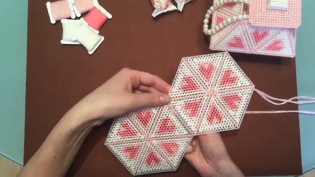 Пластиковая канва. Мастер-класс. Вышивка шкатулки.