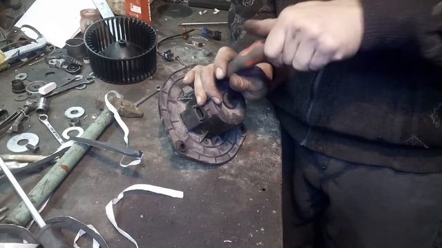 Ремонт мотора отопителя и замена его на Приоре без кондея.