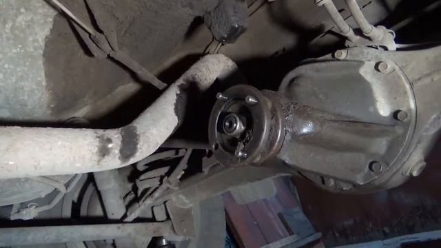 Как мы на Ниве сальник заднего моста меняли смотреть онлайн