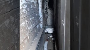 деревянный дом обшит профлистом, зазор 18 с м