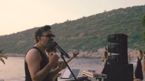 Mert Demir - Gözlerime Bak (Casa Sunsets On The Road)