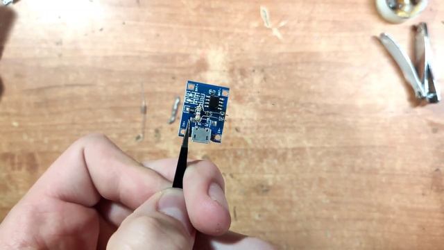 Как правильно заряжать аккумуляторы при помощи - TP4056 смотреть онлайн