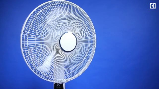 Обзор напольного вентилятора Electrolux EFF-1000i смотреть онлайн