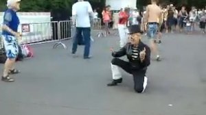 Дедуля и Бабуля зажигают на танцполе..