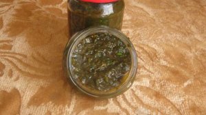 Зеленая аджика с томатной пастой