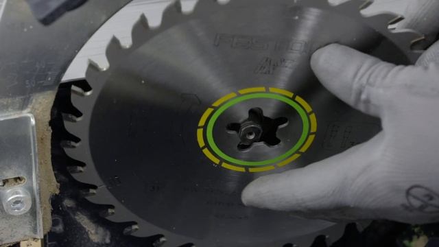 CS 50 Quick Guide - Changing the blade смотреть онлайн