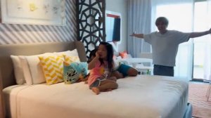 SpongeBob's House Pineapple Suite Nickelodeon Resort Tour