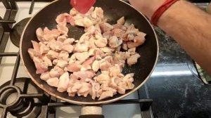 Куриное филе с морковью, луком, перцем, чесноком
