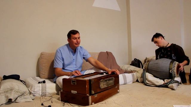 Shishtakrit Das/Дамодараштака/Нама-хатта у Лалиты Мадхавы смотреть онлайн