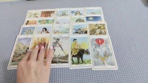 РАЗГОВОРЫ У ВАС ЗА СПИНОЙ? Таро онлайн