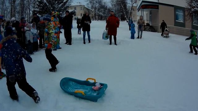 ?✨Зимние забавы детей! Мчатся с горки наши санки, здесь не скучно детворе! На Урале снежно и тепло!