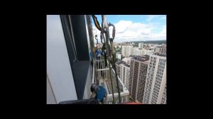 Промышленный альпинизм. Демонтаж корзин под кондиционеры.