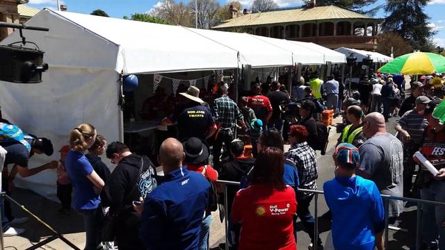 Signing at Bathurst смотреть онлайн