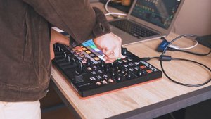 MINIMAL TECH HOUSE LIVE SET - with AKAI APC 40 MK II