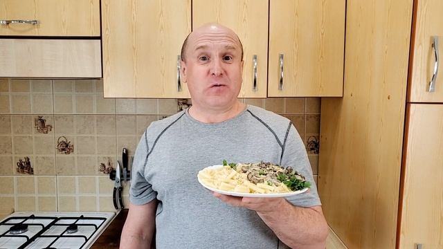 МАКАРОНЫ С ГРИБАМИ И ГОРОШКОМ - БЛЮДО НА КАЖДЫЙ ДЕНЬ смотреть онлайн