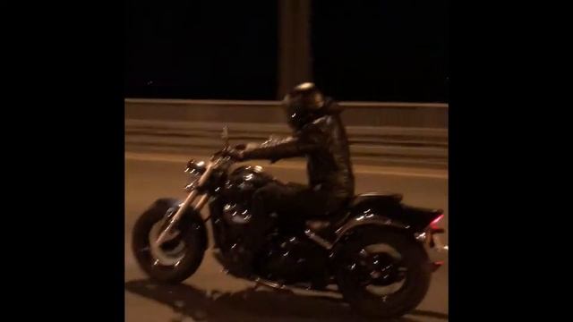 Suzuki Intruder M800 смотреть онлайн