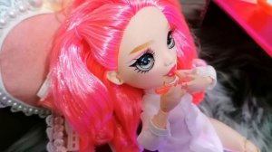 Кукольный домик : кукла rainbow high делает макияж (видео из фото)