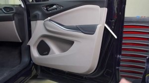 Замена внутренней обшивки передней двери на автомобиле Opel Grandland X