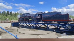 Поворотный круг паровоза "Рускеальский экспресс". Разворот паровоза.