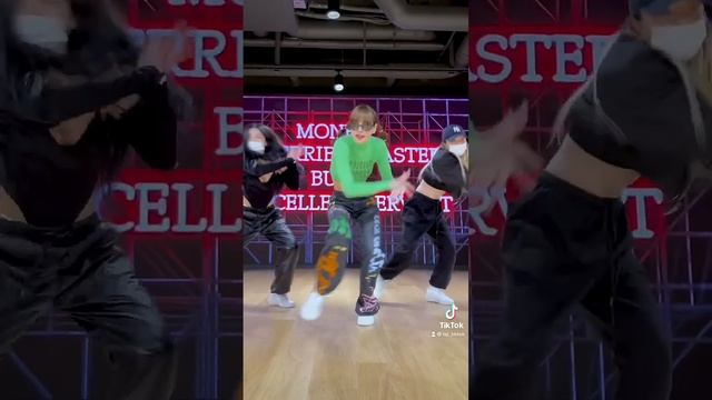 LISA - 'MONEY' DANCE CHALLENGE