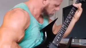 вот так надо играть на гитаре... а не как вы