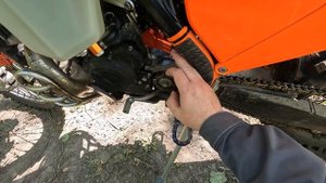 KTM EXC TPI регулировка холостого хода после установки переноса форсунок.