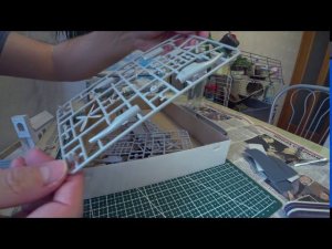 Распаковка и обзор модели самолёта ИЛ-18 от Восточного Экспресса / масштаб 1:144