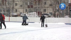 В Сургуте с задержкой открыли катки