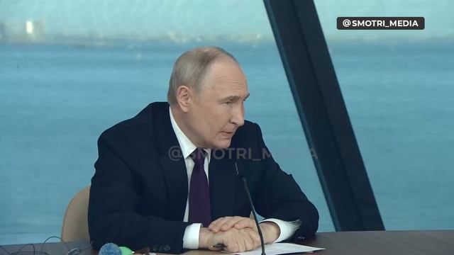 Пресс-конференция президента России Владимира Путина в ходе встречи с руководителями международных