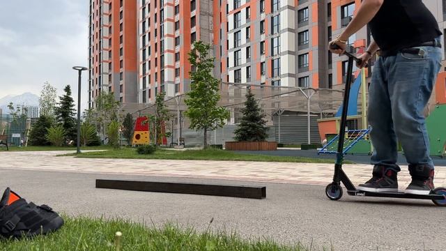 yellow_dread учит трюки на самокате ! #kickscooter #самокат #трюки #одинденьизмоейжизни