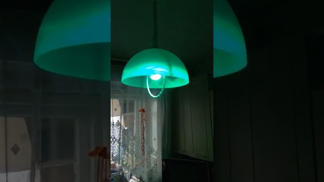 Разноцветная светодиодная лампочка смотреть онлайн