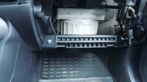 Замена шумящего вентилятора отопителя Lancer X