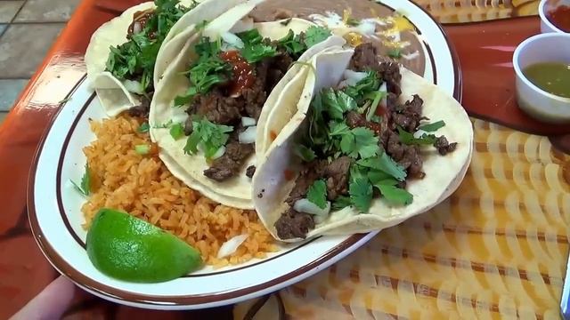 500 США Аляска Анкоридж Крема Эсте Лаудер Каминная полка Рикардо о своем острове