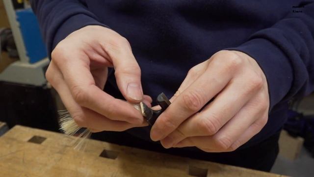 Rehairing a bow смотреть онлайн