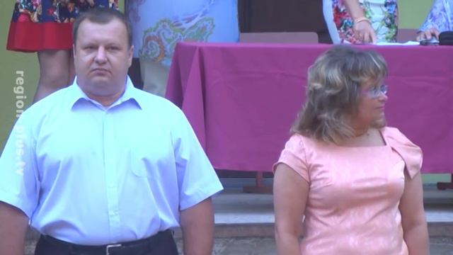 В школах Мелитополя прозвенел первый звонок смотреть онлайн