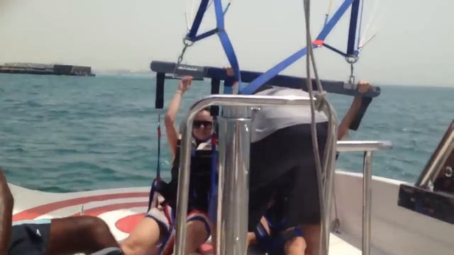 Полет над Дубаем/ Карина и Полина/ Dubai summer, DSF, parasailing/ прыжки с парашютом смотреть онлайн