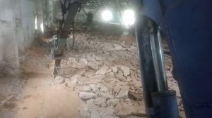 Работа на Мини-экскаваторе с гидромолотом