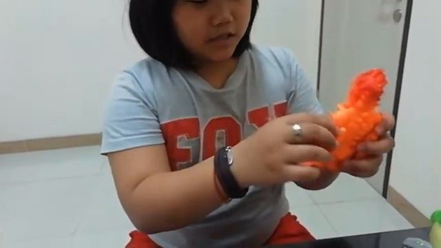 Mainan Monster Flex?