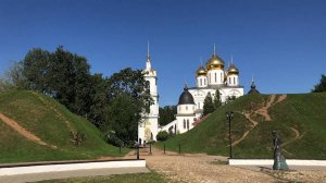 Дмитров. Талдом. Кремль Дмитрова. Павлины в Борисоглебском монастыре
