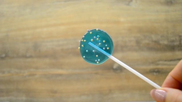 ЛЕДЕНЦЫ на палочке из ИЗОМАЛЬТА / Изомальт леденцы смотреть онлайн