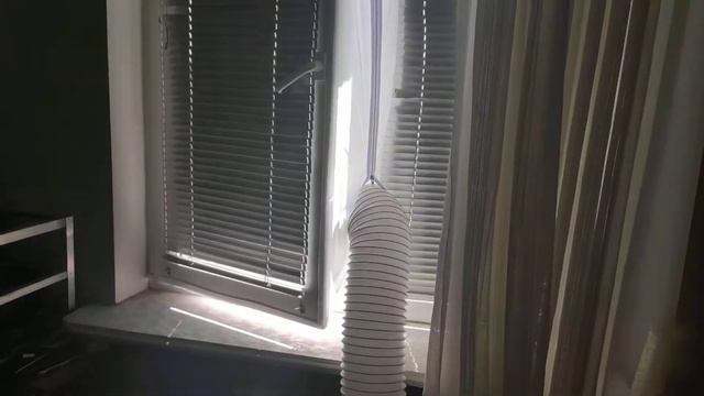 Мобільний кондиціонер ELECTROLUX EACM-10 HR/N3 + Система для виводу труби. смотреть онлайн