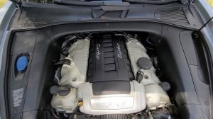 2008 Porsche Cayenne Turbo cold start.