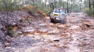 Jeep Grand Cherokee WK2 vs Nissan Patrol GU